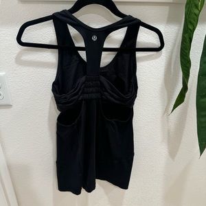 Women’s lululemon tank size 8 discontinued style